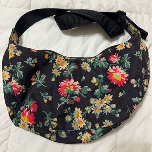 BAGGU Medium Nylon Crescent Bag
